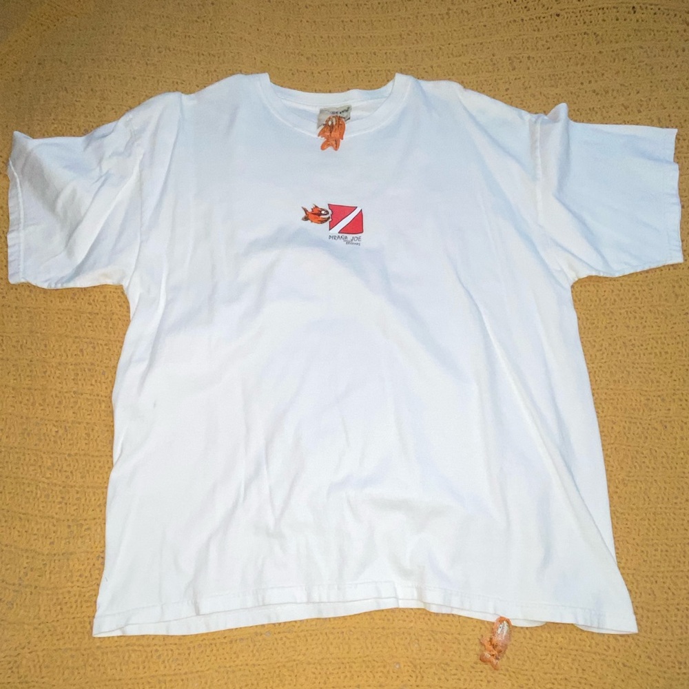 Piraña Joe Nassau Bahamas White XL Shirt with 3D tag 🏖️☀️🐡